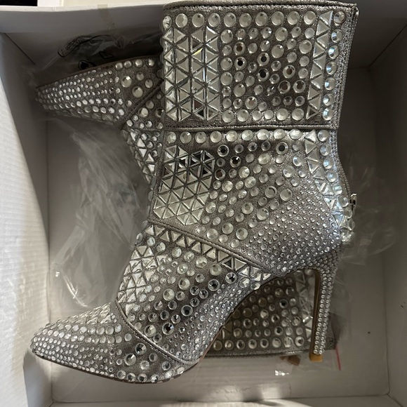 Steve Madden Crossing Rhinestone Booties - Picture 4 of 6